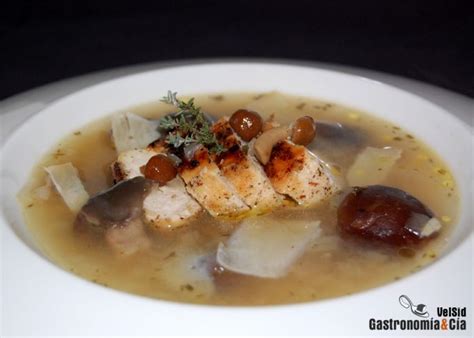 Receta de Sopa de setas y pollo Gastronomía Cía