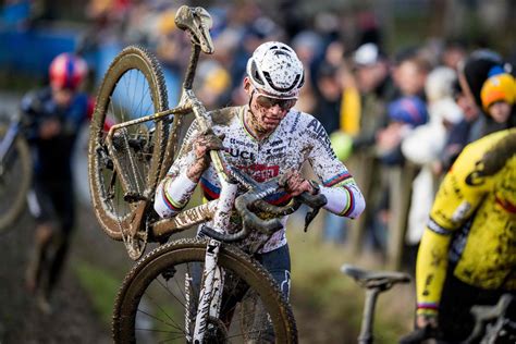 Cyclo Cross Invincible Van Der Poel Signe Une Huiti Me Victoire En