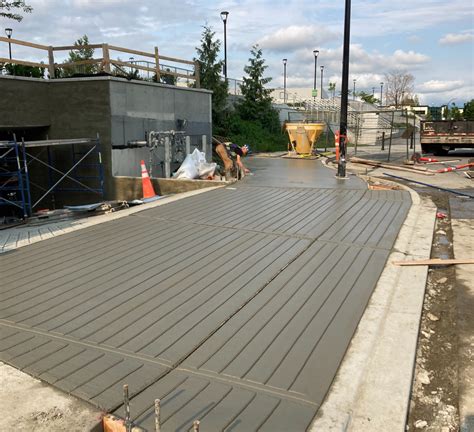 Montrose Square - New Rhodes Construction