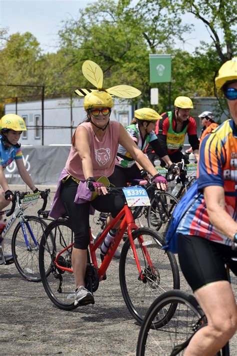 Nyc Boro Bike Tour See Photos From The Finish Line On Staten Island