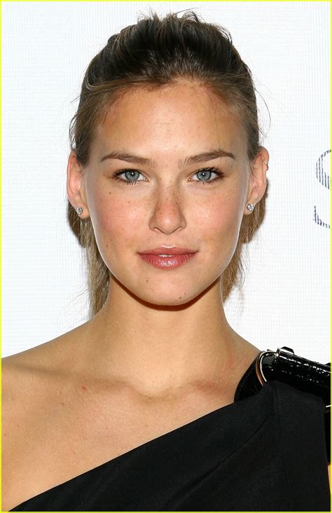 Bar Refaeli Plants Seeds Of Peace Photo 995981 Photos Just Jared