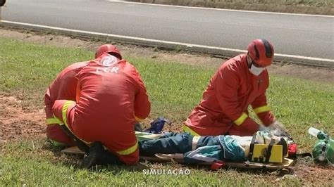 Equipes De Resgate Fazem Simula O De Acidentes Em Ces Rio Lange