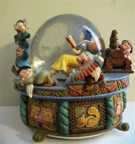 Disney VINTAGE Snow White Snow Globe MINT RARE | Disney snowglobes ...