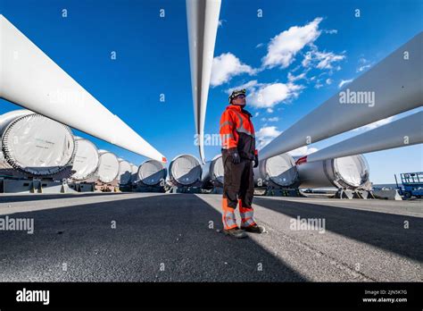 wind turbine blades Stock Photo - Alamy