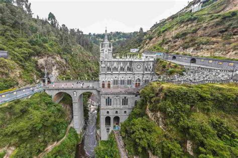 Tour al Santuario de las Lajas plan de 2 días con transfers aeropuerto