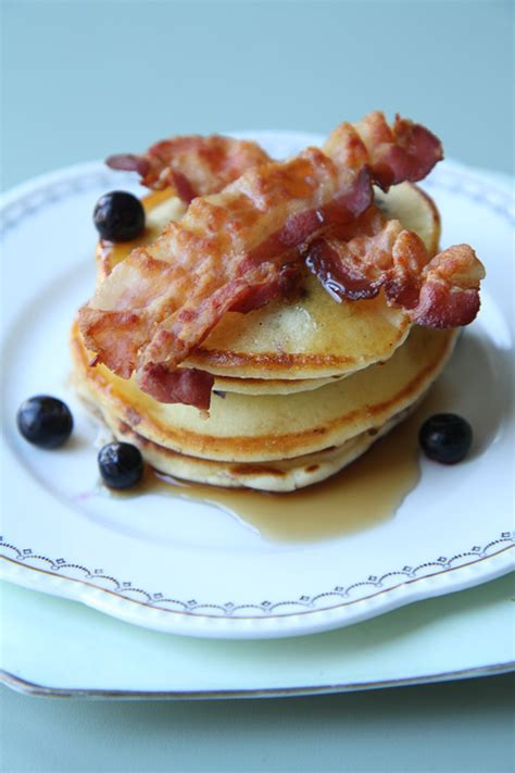 Blueberry Pancakes With Bacon And Maple Syrup ⋆ Annes Kitchenannes Kitchen