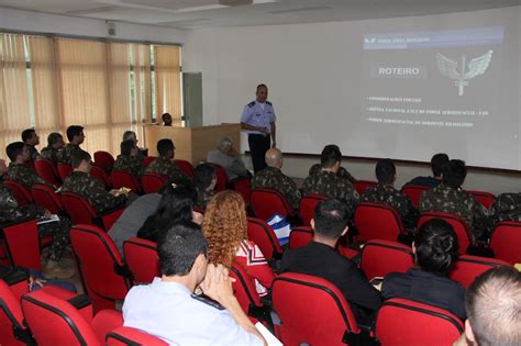 Painel Militar abre os trabalhos do 2º dia da Viagem de Estudos