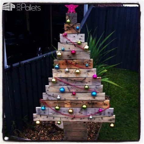 40 Pallet Christmas Trees Holiday Decorations Ideas 1001 Pallets