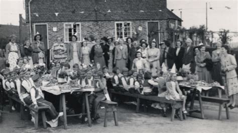 Kent Coronation Party Photo Evokes Memories Bbc News