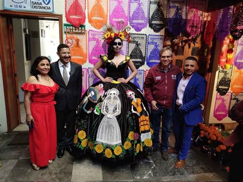 Catrinas Impulsan Venta De Vestidos En La Calle De Las Novias Del