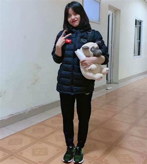 Cận cảnh nhan sắc của hot girl tuyển nữ Việt Nam dù đã là mẹ một con