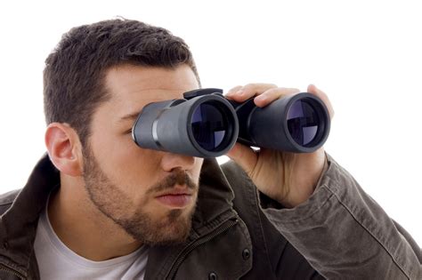 A Step-By-Step Guide on How to Use Binoculars - Glenlivet Wildlife