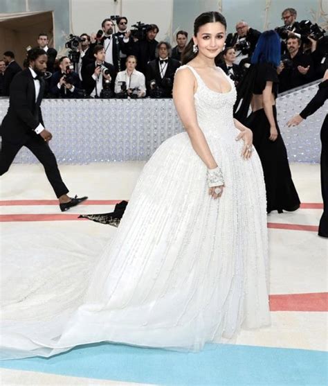 Met Gala 2023 Alia Bhatt Is An Angelic Vision As Makes Her Debut In A