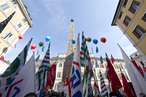 Manovra Sindacati Divisi Cisl In Piazza Il 25 Novembre Cgil E Uil