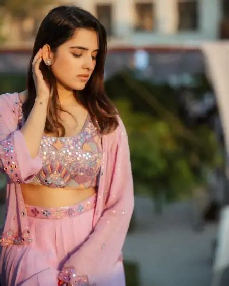 Shirley Setia Top Hot Pics And Photo