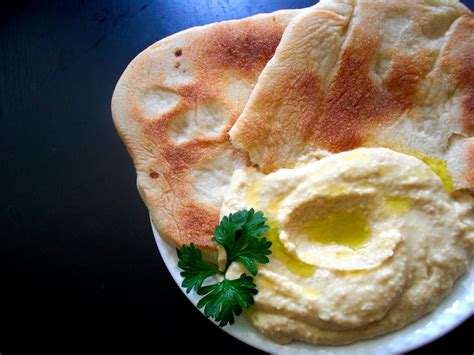 Kitchen and Chemistry: Hummus with Homemade Pita Bread