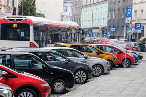 Radni chcą rozszerzyć płatne parkowanie na całe centrum