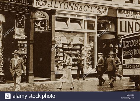 Lyons Tea Stock Photos & Lyons Tea Stock Images - Alamy