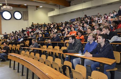 Un Jour Dans L Iut De Saint Di Des Vosges Vosges