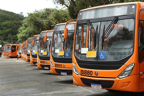 Motoristas e cobradores de ônibus de Curitiba decidem não aderir à