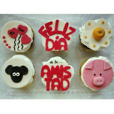 Cupcakes día de la amistad oveja y cerdito Desserts Food Cupcakes