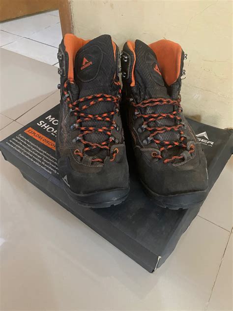 Sepatu eiger, Fesyen Pria, Sepatu , Sepatu Boot di Carousell