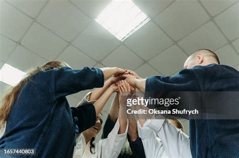 Group Of Adults Practicing Aikido At Dojo Center Stock Foto Getty Images