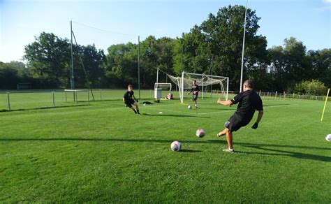 La Chapelle de Guinchay Les footballeurs seniors ont repris lentraînement