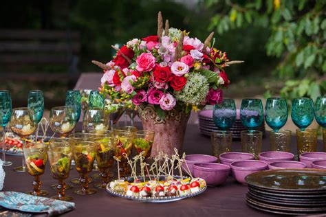 Summer Decor Tips for the Perfect Backyard BBQ - Allan's Flowers & More