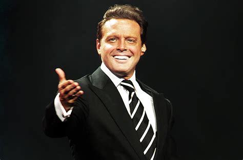 Luis Miguel Anuncia Su Regreso A Los Escenarios Con Nueva Cancion El