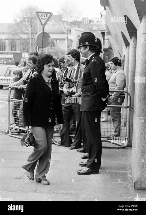 London when peter sutcliffe trial continued old bailey hi-res stock ...