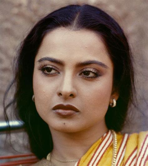 Rekha Without Makeup - Top 10 Photos