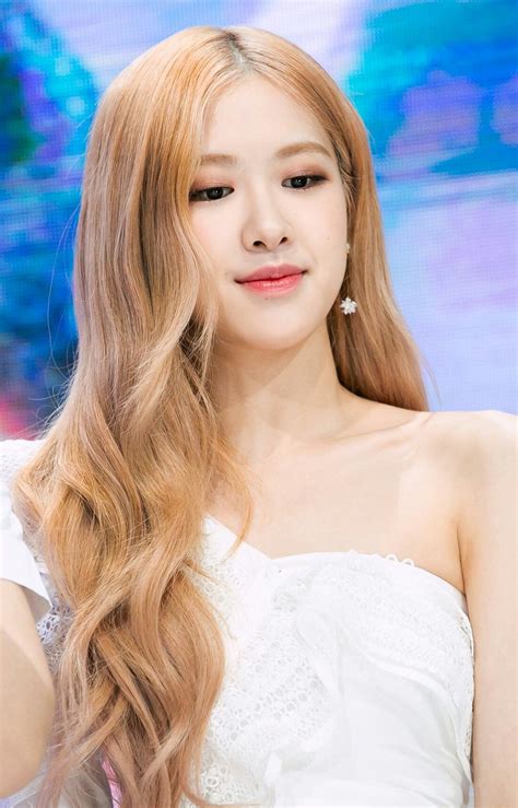 Pin By ” °• ♕¢hêrr¥†xmðz♕ •° ” On Blackpink RosÉ 로제 Blackpink Rose