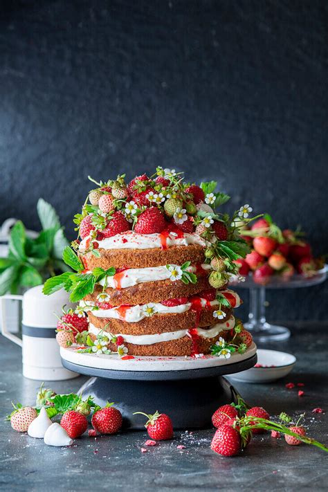Strawberry Naked Cake With Mascarpone License Images