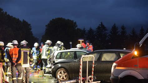 Fotos Leimen Unfall Auf B Zwischen Zwei Autos Nach Aquaplaning