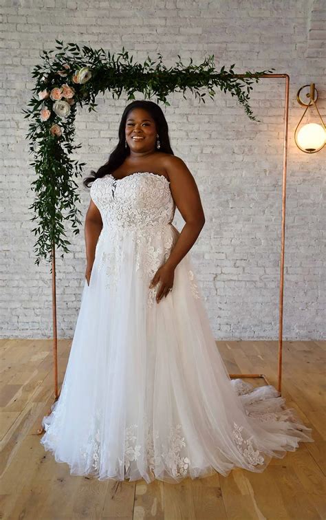 Strapless Sweetheart Lace Plus Size Wedding Dress With Sheer Back Stella York Wedding Dresses