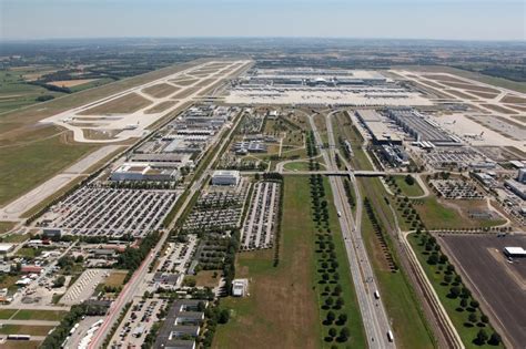 M Nchen Flughafen Aus Der Vogelperspektive Gel Nde Des Flughafens