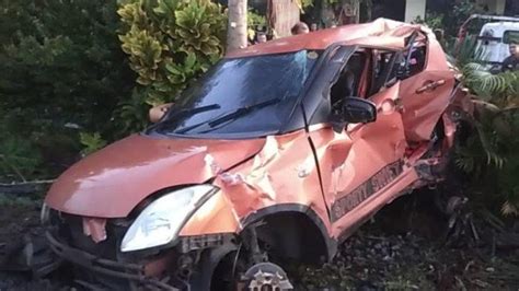 Tiga Orang Penumpang Suzuki Swift Tewas Tertabrak Kereta Api