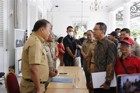 Meja Pengaduan Kembali Dibuka Begini Respons Ahok