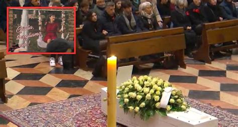 Funerali Giulia Cecchettin In Migliaia A Padova Per Lultimo Saluto