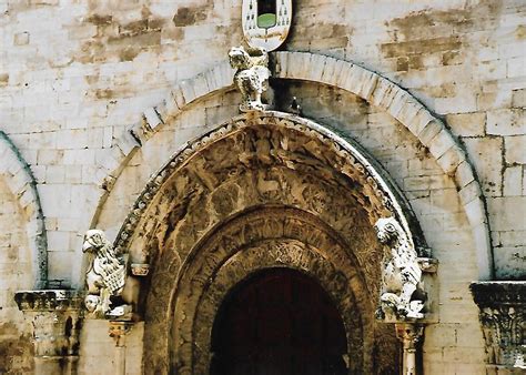 Ruvo Di Puglia Cattedrale Santa Maria Assunta Griffins At The Portal