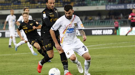 Tegola Lecce Lungo Stop Per Un Difensore Ilovepalermocalcio