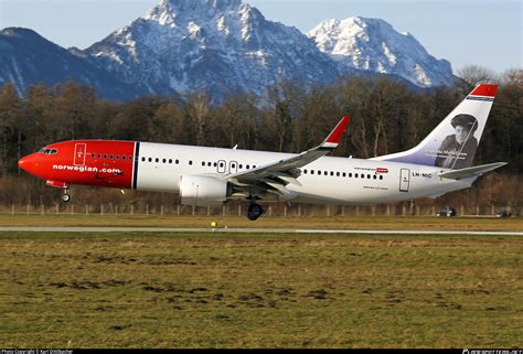 LN NIC Norwegian Air Shuttle Boeing 737 8JP WL Photo By Karl