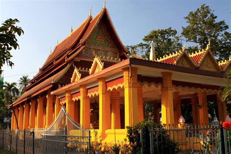 10 Beautiful Temples in Vientiane