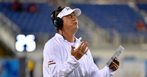 Fau Gets Embarrassed In 34 31 Loss To The Buffalo Bulls Underdog Dynasty