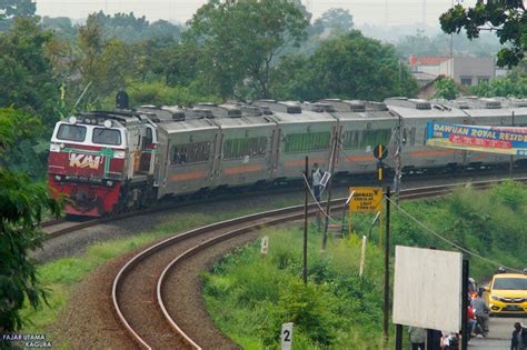 Kai Telah Rilis Livery Kereta Dan Lokomotif Tematik Nataru