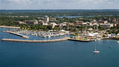 5 Reasons to Avoid Traverse City, Michigan - Drivin' & Vibin'