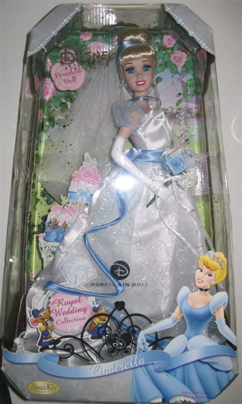 Disney Porcelain Dolls Collector