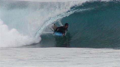 Un Surfista Murió Tras Ser Atacado Por Un Tiburón En Una Isla Francesa