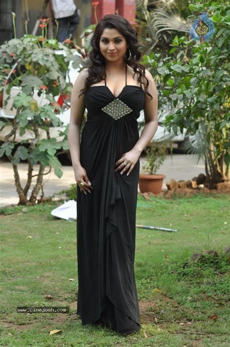 Misti Mukherjee Hot Stills Photo 36